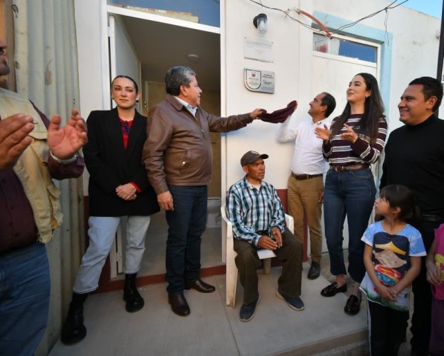 David Monreal y el alcalde encabezaron la entrega CUARTOS 4