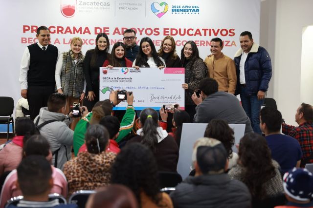 Ceremonia de entrega de las becas