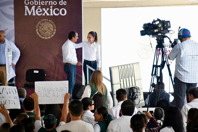 Pepe Saldvar con la presidenta