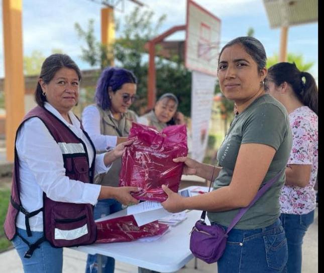 Apoyo a la educación y a la economía familiar /Fotos de archivo WhatsApp Image 2025 08 29 at 1.36.42 PM