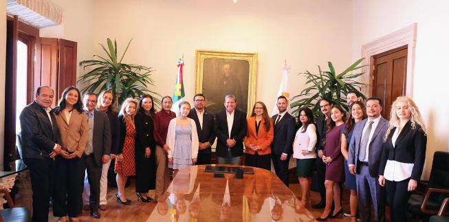 Encuentro en Palacio de Gobierno WhatsApp Image 2025 10 18 at 1.36.36 PM