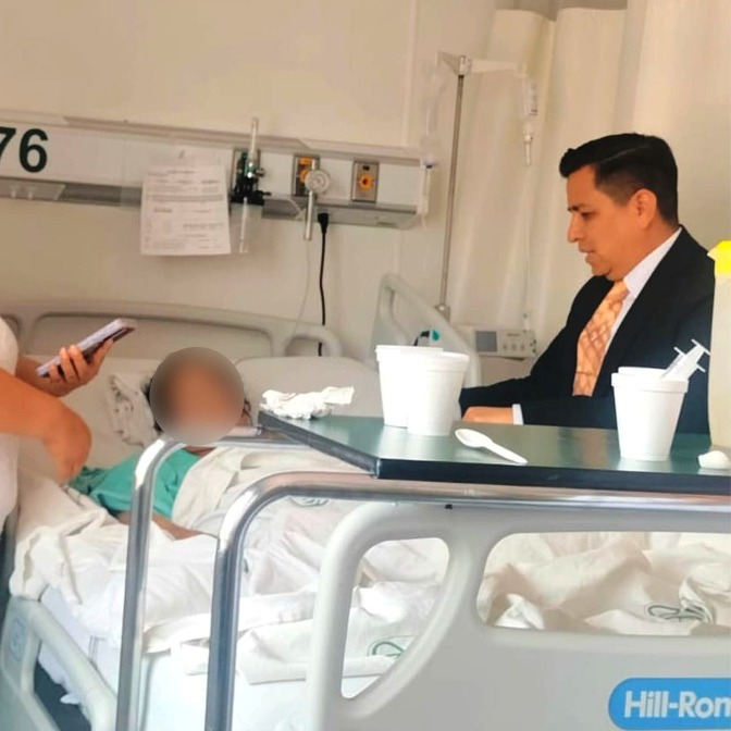 Apoyo médico y legal WhatsApp Image 2026 04 06 at 2.18.59 PM copy