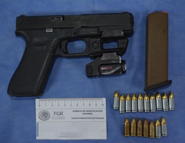 armas cortas y cartuchos