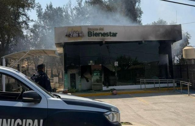 banco del bienestar incendiado copy