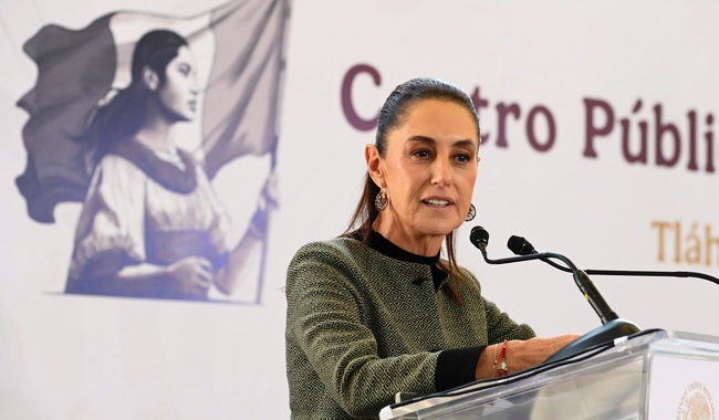 Tláhuac, Ciudad de México, México, 6 de noviembre de 2025. La doctora Claudia Sheinbaum Pardo, presidenta Constitucional de los Estados Unidos Mexicanos pone en marcha Centro Público de Formación en Inteligencia Artificial. La acompañan: Sofia Pérez Gasque Muslera, directora general de la Asociación Mexicana de la Industria de Información; Angélica Cajero Martínez, directora del Instituto Tecnilógico de Tláhuac; Ramón Jiménez López, director general del Tecnológico Nacional de México; Mario Delgado Carrillo, secretario de Educación Pública; Clara Marina Brugada Molina, jefa de Gobierno de Ciudad de México; José Antonio Peña Merino, secretario de la Agencia de Transformación Digital y Telecomunicaciones; Rosaura Ruiz Gutiérrez, secretaria de Ciencia, Humanidades, Tecnología e Innovación; Arturo Reyes Sandoval, director general del Instituto Politécnico Nacional; Altagracia Gómez Sierra, coordinadora del Consejo Asesor de Desarrollo Económico Regional y Relocalización de Empresas y Araceli Berenice Hernández Calderón,  alcaldesa en Tláhuac. Foto: Saúl López / Presidencia