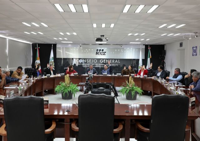Sesión del Instituto Electoral del Estado consejeros y consejeras