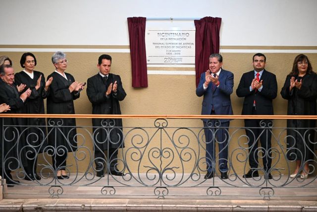 Se develó la placa conmemorativa develacion