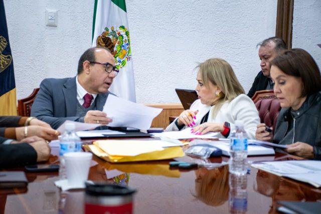 elrector y funcionarias