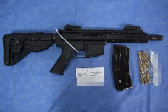 Estaban en posesión de dos armas largas y cartuchos fusiles fgr