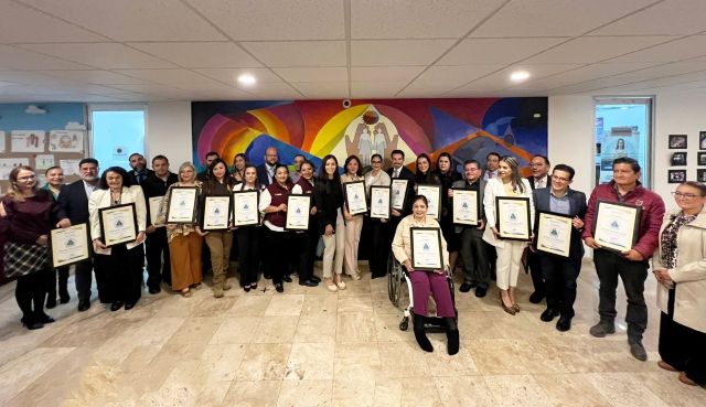 Grupo de galardonados por la Comisión galardonados