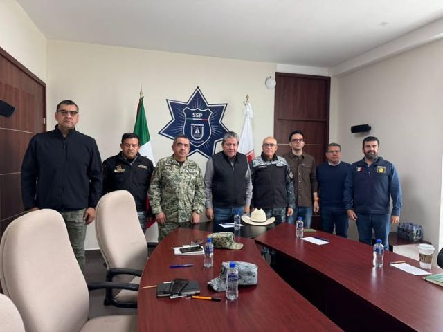 En Zacatecas, la Mesa Estatal de Construcción de Paz, encabezada por el gobernador David Monreal, se mantiene en sesión extraordinaria la mesa en sesion