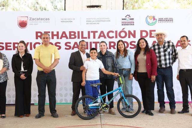 Hubo sorpresas para las y los escolares la secre 2