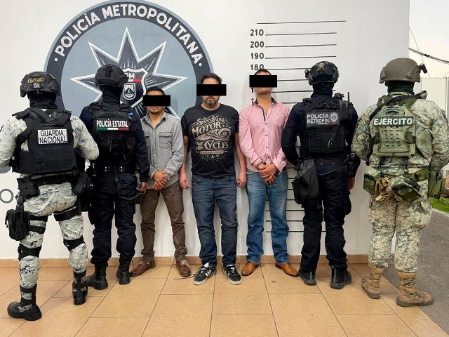 Foto de la SSP de los tres detenidos los tres presuntos