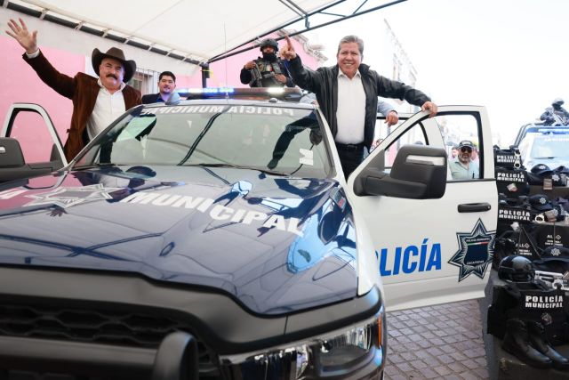 En Nochistlán, acto de reforzamiento a las corporaciones de seguridad de esa región patrullas