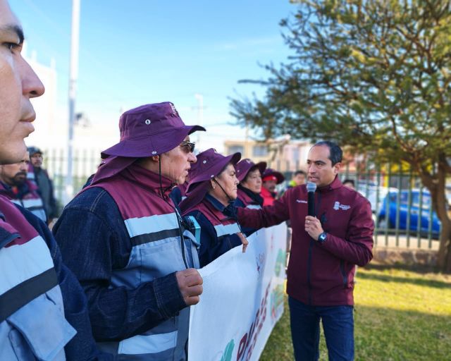 El presidente municipal de Guadalupe hizo entrega de las prendas presidente gpesd