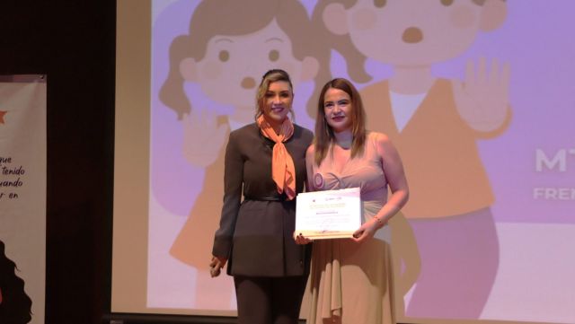 secretaria y conferencista