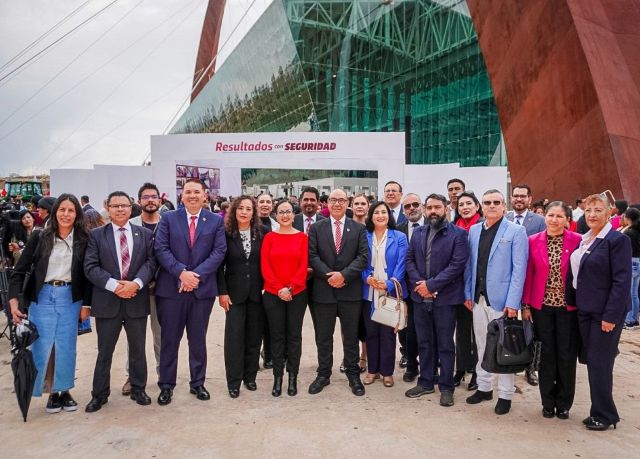 Ángel Román y David Monreal tras la rendición del informe gob rector