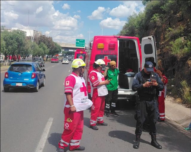 cruz roja blvd