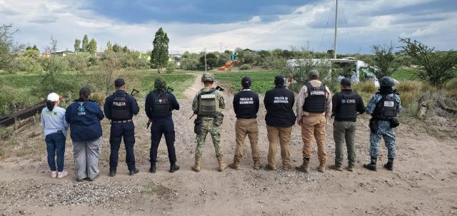policias buscan