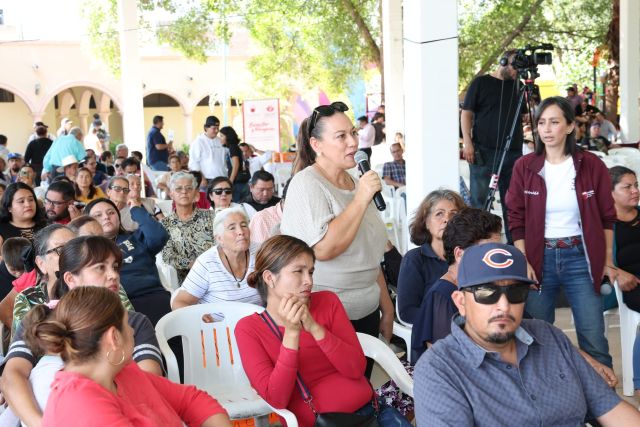 mujer en la audiencia