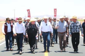 caminando menonitas