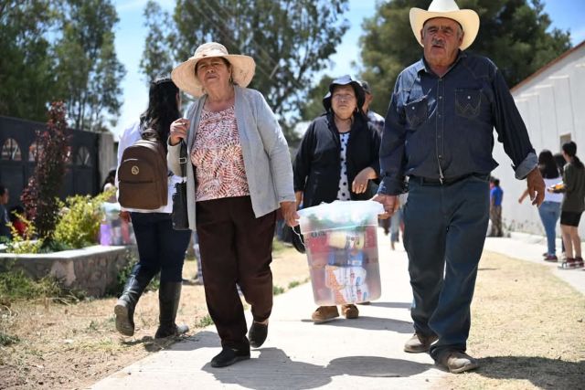 650 familias beneficiadas copy