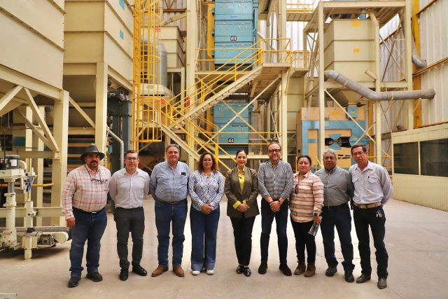En la planta de PRONASE con las y los titulares de áreas incidentes EN LA PLANTA