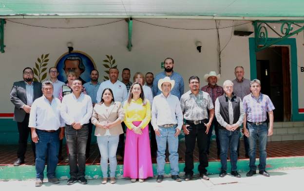 Integrantes del nuevo comité WhatsApp Image 2025 04 22 at 1.40.45 PM
