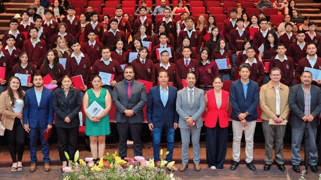 Graduación WhatsApp Image 2025 07 01 at 3.07.00 PM