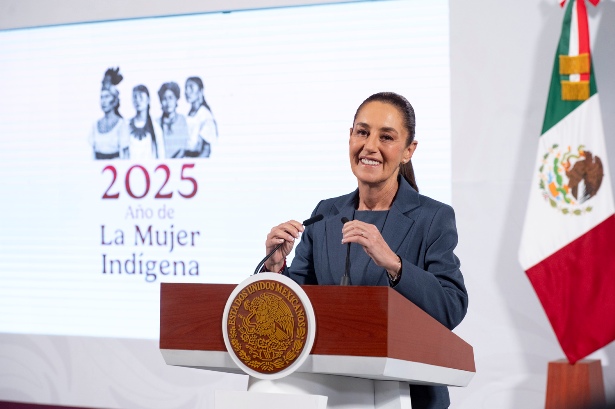 Foto: Presidencia de la República Cuauhtémoc, Ciudad de México, México, 23 de abril de 2025. La doctora Claudia Sheinbaum Pardo, presidenta Constitucional de los Estados Unidos Mexicanos en conferencia de prensa matutina “Las mañaneras del pueblo”, en el Salón Tesorería de Palacio Nacional. La acompañan Rosa Icela Rodríguez Velázquez, secretaria de Gobernación;Zoé Robledo Aburto, director general del Instituto Mexicano del Seguro, Social (IMSS); Ariadna Montiel Reyes, secretaria de Bienestar; Ernestina Godoy Ramos, consejera jurídica de la Presidencia; Miguel Elorza, coordinador de Infodemia; Minerva Citlalli Hernández, secretaria de las Mujeres y Arturo Fernando Zaldívar Lelo de Larrea, coordinador general de Política y Gobierno de la Presidencia de México. Foto: Presidencia