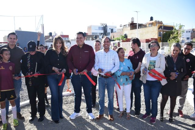 El presidente municipal encabezó la inauguración con sus colaboradores y vecinos inauguraciones copy