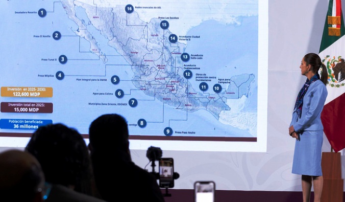 Cuauhtémoc, Ciudad de México. 12 de marzo 2025. La presidenta constitucional de los Estados Unidos Mexicanos, la Doctora Claudia Sheinbaum Pardo en conferencia de prensa matutina en el salón de la Tesorería de Palacio Nacional. Acompañan a la presidenta: Efraín Morales López, director general de la Comisión Nacional del Agua; Felipe Zataráin Mendoza, subdirector de Agua Potable; Aarón Mastache Mondragón, subdirector general de Infraestructura Hidroagrícola; Roberto Capuano, encargado del Proyecto Desarrollo Sustentable de Hidalgo, Estado de México y Ciudad de México y  Miguel Ángel Elorza Vásquez, coordinador de Infodemia.  Foto: Juan Carlos Buenrostro /PresidenciaEnlaces a Guerrero, Morelos, Tabasco, Cdmx, y Estado de México para el arranque de las jornadas de Vida Saludable.* Margarita González Saravia, Gobernadora de Morelos/Mario Delgado Carrillo, secretario de Educación Pública* Clara Marina Brugada Molina, Jefa de Gobierno de la Ciudad de México: David Kershenobich Stalnikowitz, secretario de Salud/Alejandro Svarch Pérez, director general del IMSS Bienestar/Martí Batres Guadarrama, director general del Instituto de Seguridad y Servicios Sociales de los Trabajadores del Estado/Francisco Luciano Concheiro Bórquez, titular de la Autoridad Educativa Federal en la Ciudad de México* Javier May Rodríguez, Gobernador de Tabasco; María del Rocío García Pérez, titular del Sistema Nacional DIF* ⁠Evelyn Salgado Pineda, Gobernadora de Guerrero; Ramiro López Elizalde, subsecretario de Salud Federal * ⁠Delfina Gómez Álvarez, Gobernadora del Estado de México/Zoé Robledo Aburto, Director General del IMSS