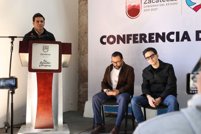 Dieron conferencia de prensa los secretarios general y de Obras Públicas, así como el coordinador general Jurídico del Gobierno Estatal ruedadeprensa de los tres