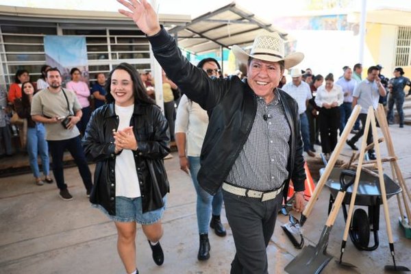 El gobernador David Monreal en gira de hoy