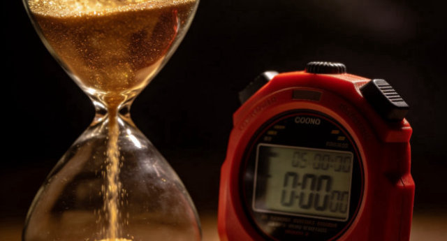 Reloj de arena y cronómetro