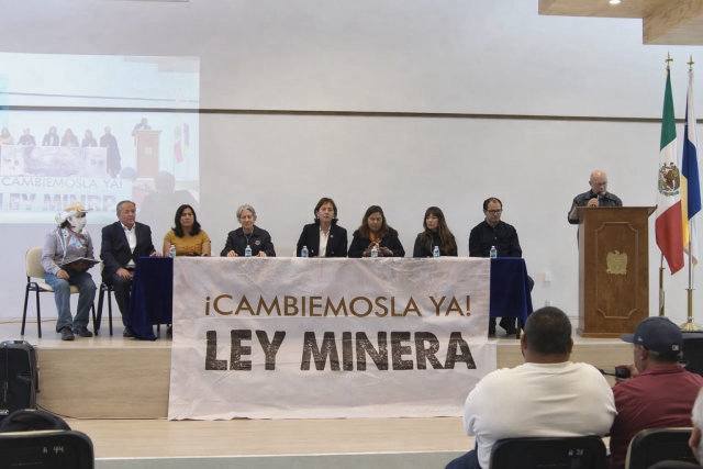 Panel de discusión sobre minería