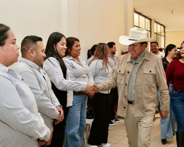 Gobernador saluda a comités