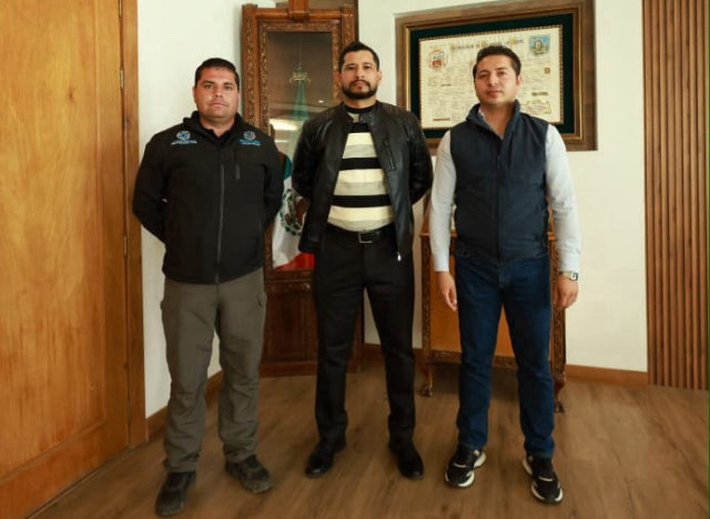 Luis Felipe Santos Quintanilla, coordinador de PC Zacatecas, y equipo antes de partir a misión de rescate en Venezuela