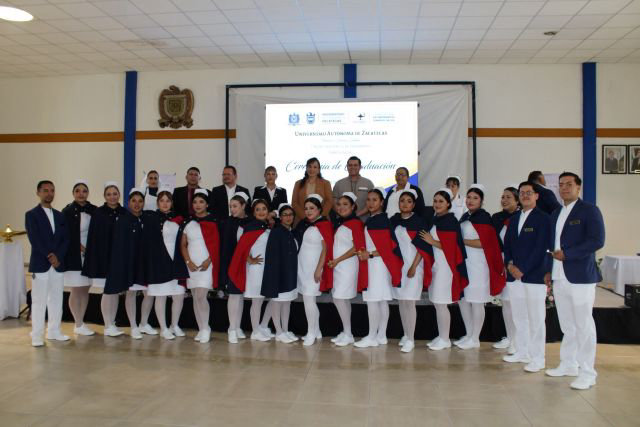 Se gradúan 119 ingenieros y 18 enfermeros en la UAZ