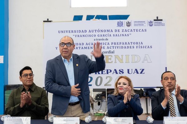 El rector Ángel Román y otras autoridades en la inauguración