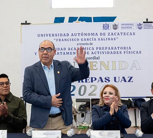 El rector Ángel Román y otras autoridades en la inauguración