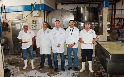 515 2026 La Unidad Académica de Medicina Veterinaria y Zootecnia convierte 800 litros de leche en apre