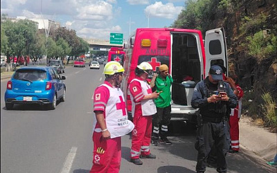 cruz roja blvd