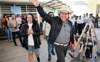 El gobernador David Monreal en gira de hoy