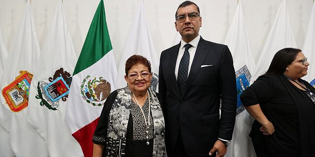 Ernestina Godoy y Cristian Camacho